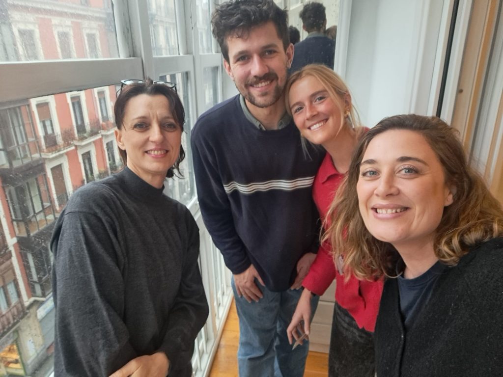Connor et Virginia - Installation - VOILA BILBAO
